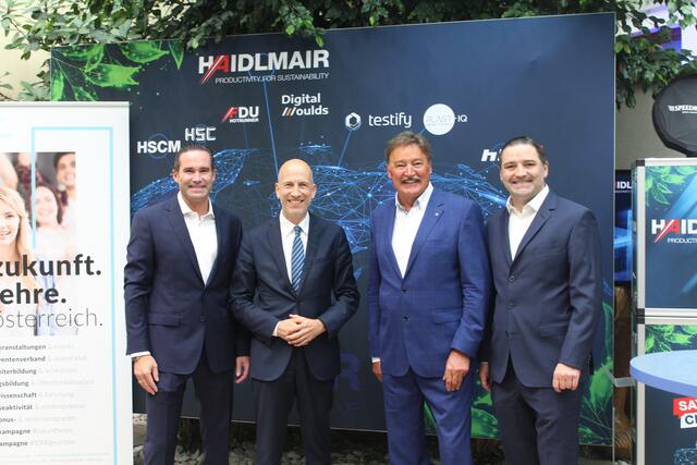 Mario Haidlmair, Arbeits- und Wirtschaftsminister Martin Kocher, Josef Haidlmair, Rene Haidlmair (v.li.).
