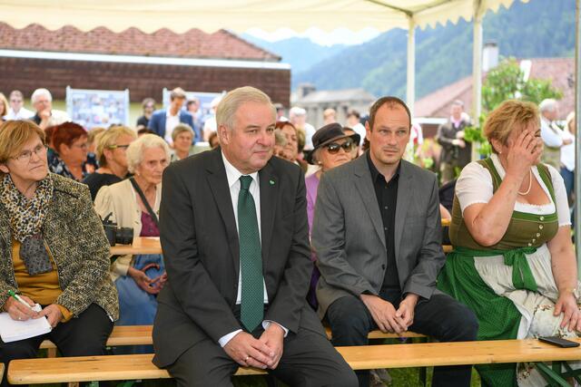 Ewald Pristavec, hier im Bild mit Altlandeshauptmann Hermann Schützenhöfer und der Pernegger Bürgermeisterin Eva Schmidinger, wird Provisor in Kindberg. | Foto: Ekatarina Paller