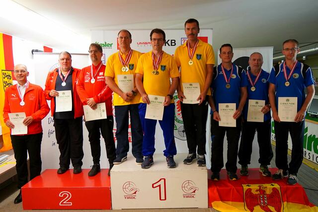 Als Mannschaft konnten Wolfgang Holzknecht, Christof Melmer (SG Mieming) und Hannes Gufler (SG Umhausen) Silber hinter dem Team aus Niederösterreich gewinnen. | Foto: Christian Kramer, TLSB