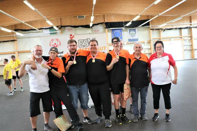 Das Siegerteam des ESV Alte Maut mit Karlheinz Ploder (li) sowie Peter Ehgartner und Ludmilla Remler (beide re). | Foto: Edith Ertl
