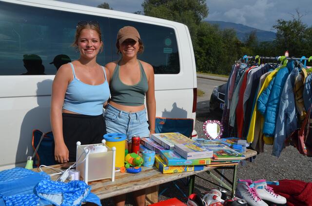 Johanna und Charlotte Hesse, Seeboden, trennen sich von Klamotten, Comics und Spielen