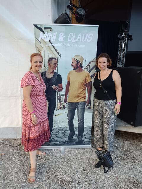 Doris und Dagmar in Partystimmung
