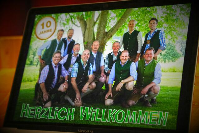 Mit einem besonderen Jubiläumsfest luden die Landschinger Mandaleit ins Gemeindezentrum Thannhausen, wo sie tief in ihr Repertoire griffen und mit ihren Stimmen die vielen Gäste begeisterten.