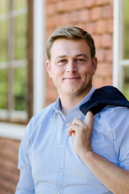 Landesrat Stefan Kaineder wird die ökologisch-musikalische Spurensuche in sieben Stationen durch Haslach begleiten.  | Foto: Land OÖ