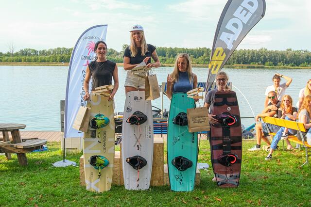 Open Women
Julia Klammer (WSC Tulln)
Hanna Buschenreithner (WSC Marbach)
Pavla Krippl (WSC Tulln)
Alexandra Parteder (WSC Marbach) | Foto: Wasserskiclub Tulln