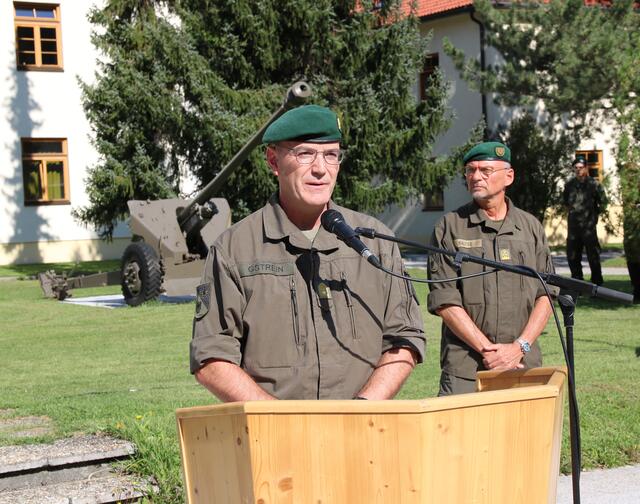 Brigadier Ingo Gstrein bei seiner Ansprache vor den Soldaten. | Foto: Vizeleutnant Gerhard Eller