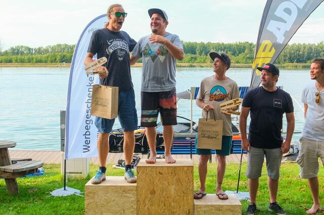 Tulln Masters
Florian Gruber (WSC Marbach)
Markus Krippl (WSC Tulln)
Karl Nemec (WSC Marbach)
Helmut Nagl (WSC Marbach)
Emanuel Lechner (MSC Danubia Korneuburg) | Foto: Wasserskiclub Tulln
