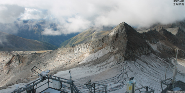 Blick der Sonnblick Webcam Blickrichtung Südwesten: Der Sonnblick ohne Schnee.  | Foto: WWW.FOTO-WEBCAM.EU