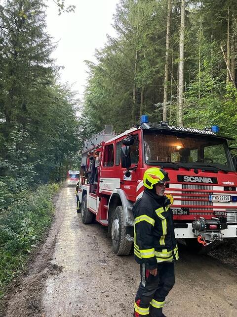 Die Feuerwehr musste einen Lkw in Gaming bergen. | Foto: FF Kienberg/Gaming