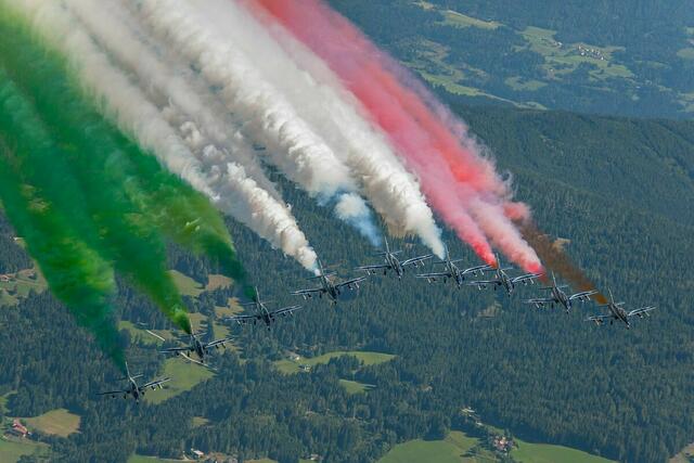 Die Frecce Tricolori im Anflug auf Zeltweg. | Foto: Bundesheer