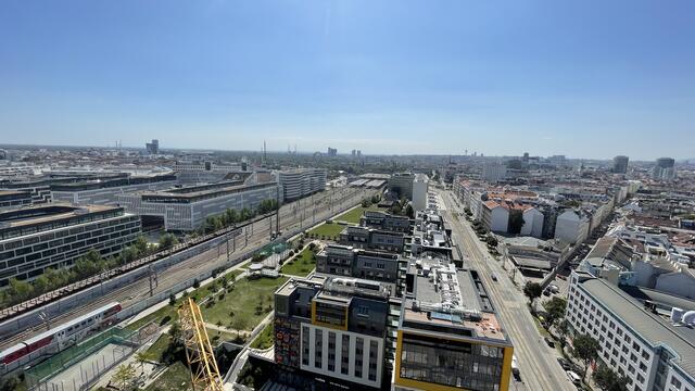 Wo in der Leopoldstadt einst der Nordbahnhof war, befindet sich nun eines der größten Stadtentwicklungsgebiete Wiens. Bis 2026 sollen dort rund 20.000 Menschen ein neues Zuhause finden.  | Foto: Kathrin Klemm
