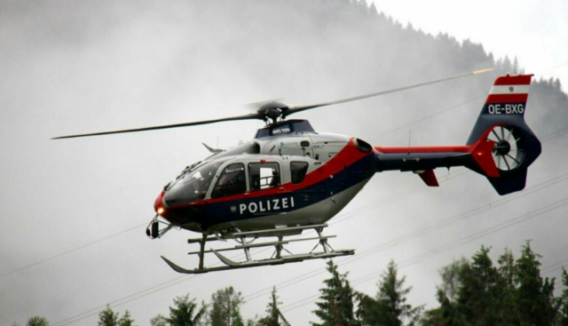 Der Polizeihubschrauber musste im Zuge des Einsatzes angefordert werden.  | Foto: Archiv