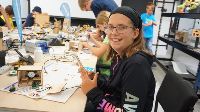 50 Kinder und Jugendliche lernten an fünf Tagen im August in Workshops Programmieren, Löten und Schweißen. | Foto: digital-mile