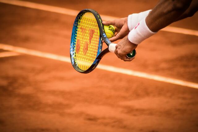 Im Buch geht's um Tennis, Liebe und Psychospielchen.  | Foto: Gonzalo Facello/Pexels