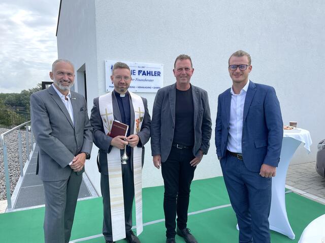 Joachim Rodler, Obmann Stv. der Fachgruppe Finanzdienstleister in der Wirtschaftskammer Steiermark, Mag. István Holló, Pfarrer in Deutschlandsberg. Bürgermeister Walter Novak und Finanzberater René Fahler. (v.re.) | Foto: B.Gady