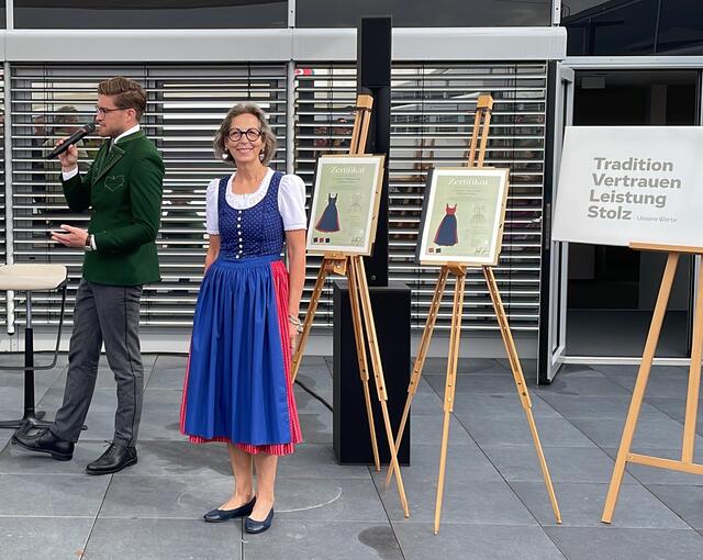 Ingrid Gady präsentierte die Leibnitzer Alltagstracht - Edition Gady. | Foto: B. Gady
