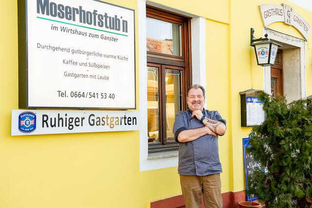 Ein Foto aus besseren Zeiten: Bernhard Staggl hat 2018 das Gasthaus Ganster übernommen, um vier Jahre später für immer zu schließen. | Foto: Foto Jörgler