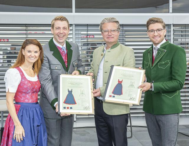Nadina und Philipp Gady mit Landeshauptmann Christopher Drexler und Heimatwerk Geschäftsführer Simon Koiner. | Foto: Gady Family