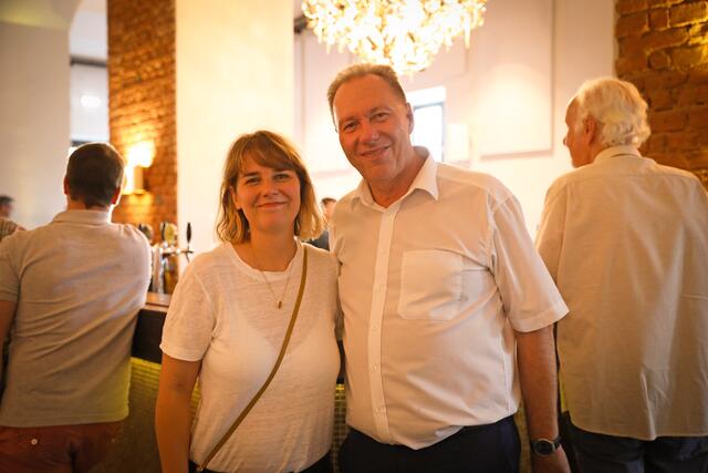Vorgänger Franz Prokop übergab nach 28 Jahren den Vorsitz der Kinderfreunde Ottakring an Stefanie Lamp. | Foto: Rene Wallentin