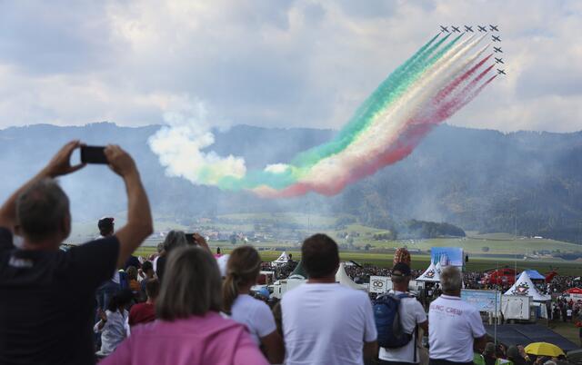 Die Frecce Tricolori begeistern die Fans. | Foto: GEPA