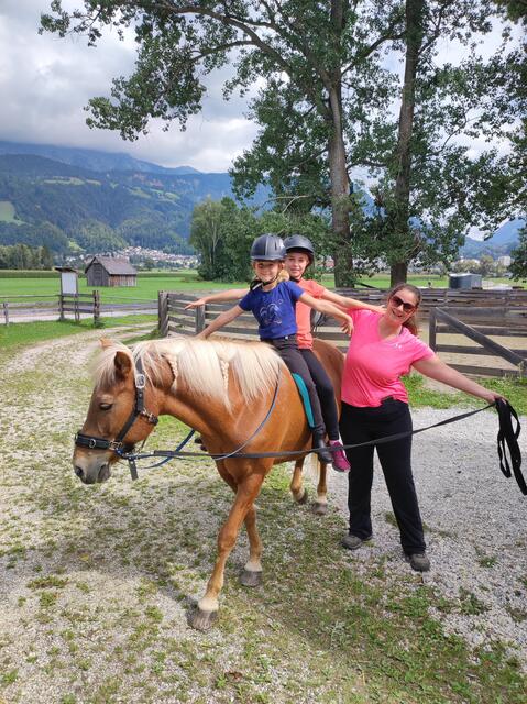 Gaben eine gute Figur ab: Der Reit-Unterricht machte den Kindern sichtlich Spaß. | Foto: KK