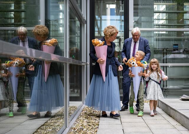 Bildungslandesrätin Christiane Teschl-Hofmeister, Bildungsdirektor Johann Heuras | Foto: NLK Pfeffer