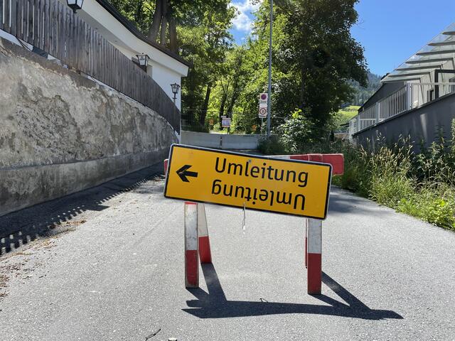 Sperre des Burschlwegs wird wieder aufgehoben: Autofahrer und Fußgänger mussten monatelange einen Umweg in Kauf nehmen. | Foto: Othmar Kolp