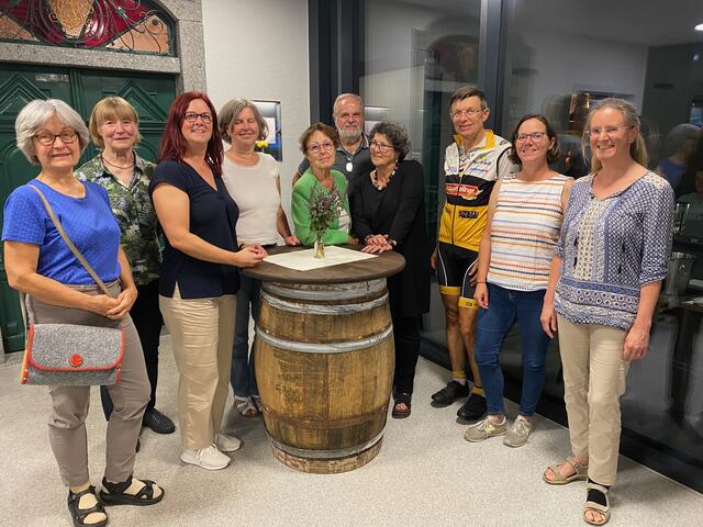 Die Grüne Landesgeschäftsführerin Ursula Roschger (dritte von links) mit Grieskirchnerinnen und Grieskirchnern aus Pollham, Bad Schallerbach, Grieskirchen, Tollet, Wallern und Schüßlberg. | Foto: Grüne OÖ