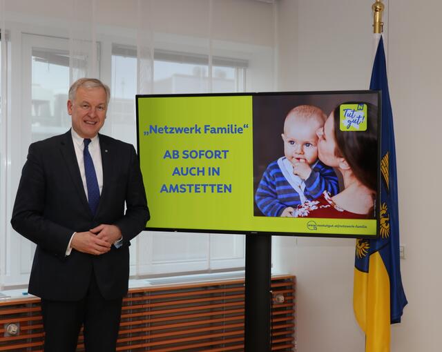 Landesrat Martin Eichtinger präsentiert die Erweiterung des „Tut gut!“-Angebots von „Netzwerk Familie“ in Amstetten. | Foto: „Tut gut!“ | Zwinz