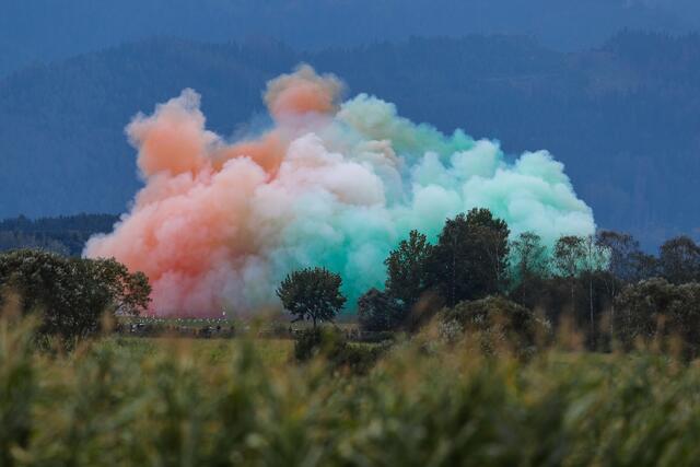 Die Frecce Tricolori wirbelten viel Rauch auf. | Foto: ripu