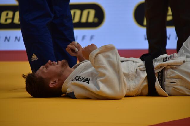 Ein enttäuschter David Peritsch nach seiner Golden Score-Niederlage gegen Begench Soltanov. | Foto: Michael Strini