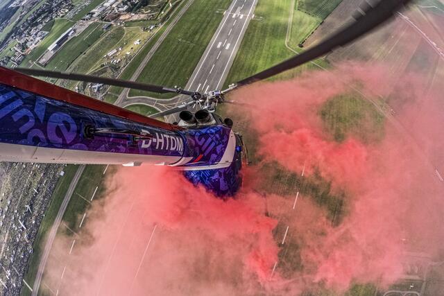 Die Flying Bulls sorgten für spektakuläre Manöver. | Foto: Red Bull Content Pool