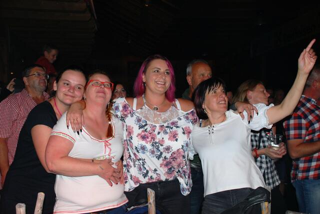 Jeder der schon einmal dabei war, weiß, ein Seer Konzert ist auch ein treffen mit Freunden 