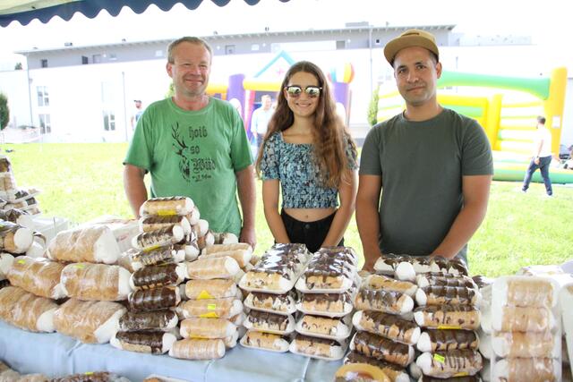 Süßes gab es bei Markus Dimmer, Elena und Semton.