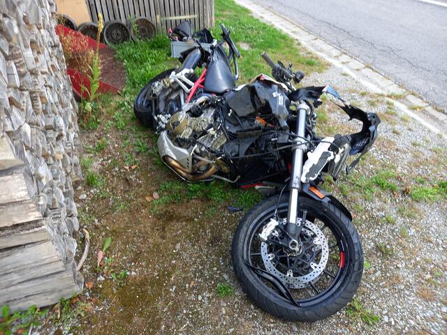 Schwer verunglückt ist ein Motorradfahrer aus Passau im Gemeindegebiet Wernstein.  | Foto: Markus Bäumler/zema-medien.de 