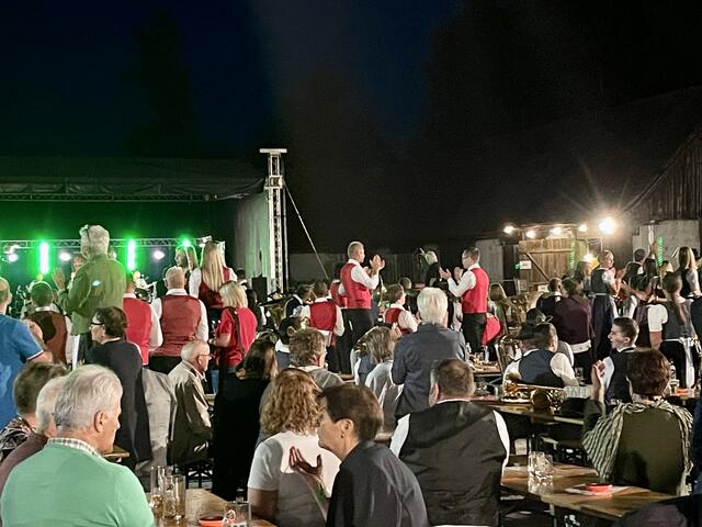 Beste Stimmung herrschte bis spät in den Abend. | Foto: B. Gady
