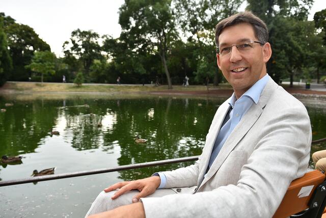 Im Stadtpark verbringt Bezirkschef Markus Figl am liebsten seine Freizeit, sofern es sein Terminkalender zulässt.