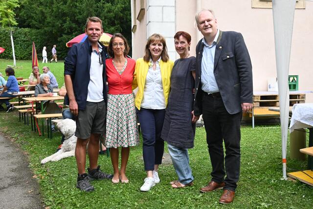 Christoph Kny, Roswitha Szyszkowitz, Silvia Drechsler, Berit Weindorfer und Karl Klugmayer unterhielten sich prächtig
