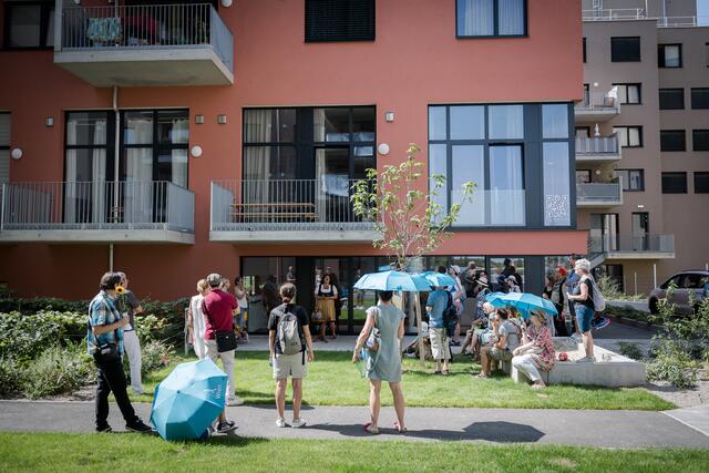 Das Theaterstück führt durch die Seestadt. | Foto: Luiza Puiu