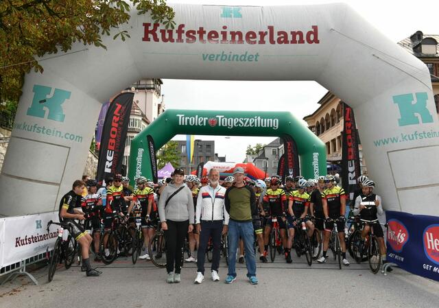 V.l.: Maria Plangger (TVB Kufsteinerland), Georg Hörhager (Obmann TVB Kufsteinerland) und Veranstalter Frank Rietzler. | Foto: ofp kommunikation