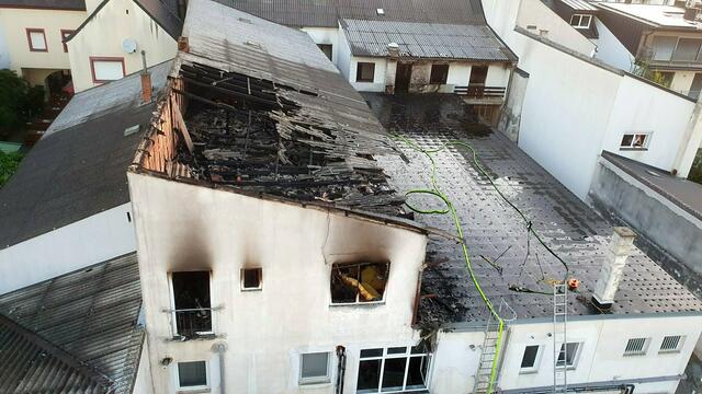 Zum Gebäudebrand in Neusiedl kam es durch Brandstiftung. | Foto: Feuerwehr Neusiedl am See