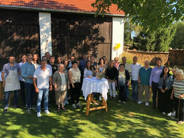 Die ÖVP der Gemeinde Frankenau-Unterpullendorf traf sich im Garten von Bürgermeisterin Angelika Mileder.  | Foto: Volkspartei