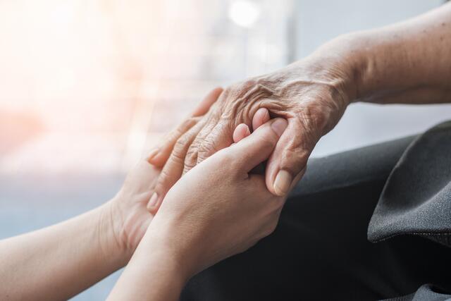 Im Innviertel startet die Volkshilfe ihr Angebot zur Betreuung und Pflege zuhause | Foto: VH Shutterstock