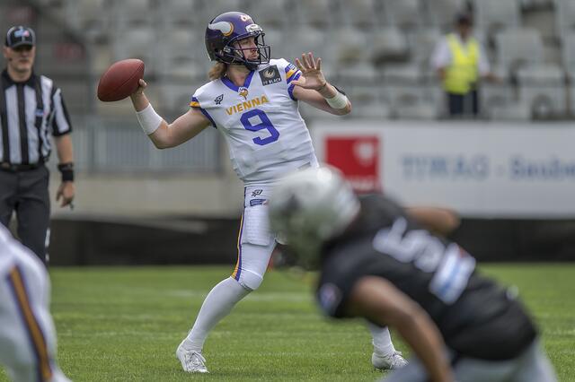 Wo darf Vikings-Quarterback Jackson Erdmann am Sonntag seine Pässe werfen? | Foto: Hannes Jirgal / Vienna Vikings