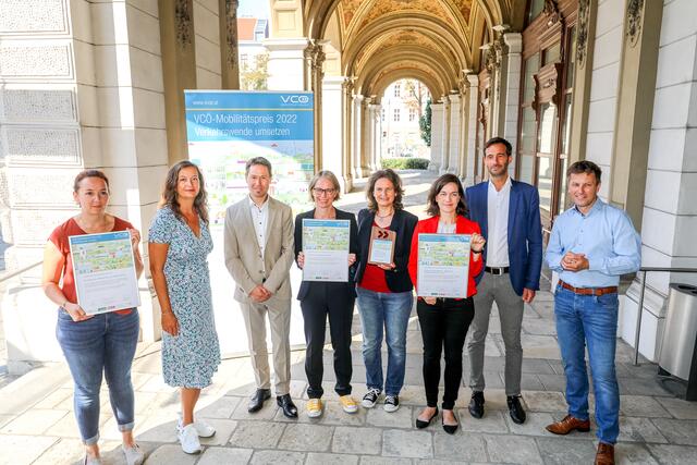 Das im Wiener Schulunterricht eingesetzte und beliebte Bildungsprogramm "Die Stadt &amp; Du" wurde am Mittwoch mit dem VCÖ-Mobilitätspreis Wien ausgezeichnet.  | Foto: PID/Christian Fürthner