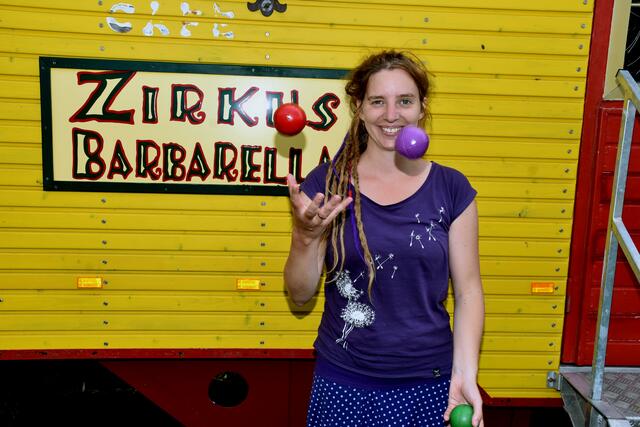  Jetzt haben Sophia-Marie und Michael Luftensteiner, Pabneukirchen,  einen Verein gegründet: Zirkushof - kulturelle Bildung am Bauernhof.  | Foto: Zinterhof