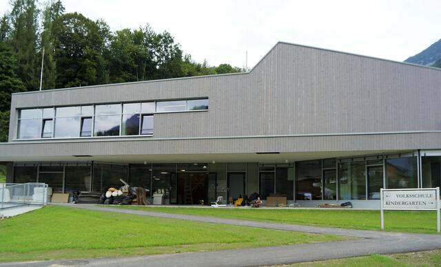 die neue Volksschule in Scheffau.