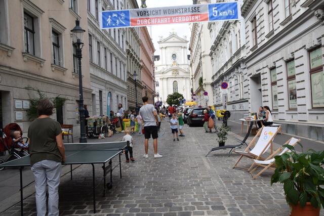 Spiel und Spaß beim Wohnstraßenfest in der Maria-Treu-Gasse.  | Foto: Agenda Josefstadt