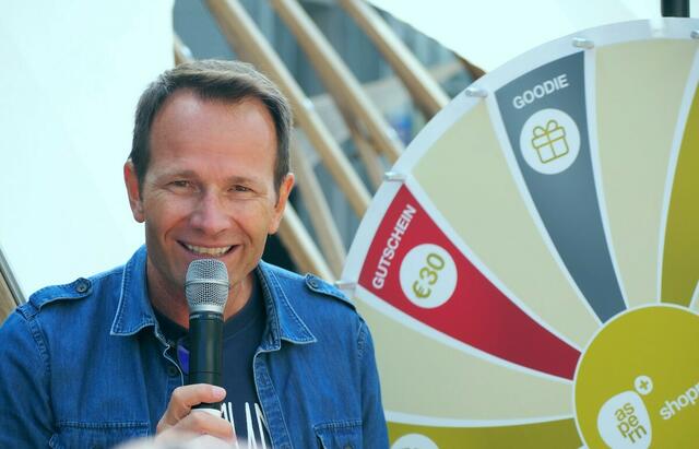 Alexander Rüdiger am Glücksrad | Foto: Petra Reichel