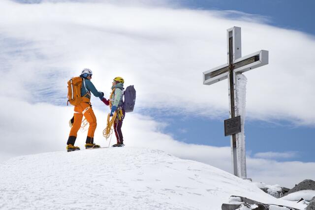 Für das ServusTV-Format "Bergwelten" übernachteten Marlies Czerny und Wolfgang Fasching in der Kürsingerhütte und machten sich auf den Weg auf den Großvenediger. | Foto: ServusTV
